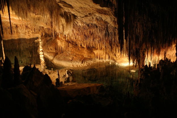 Cuevas-del-Drach